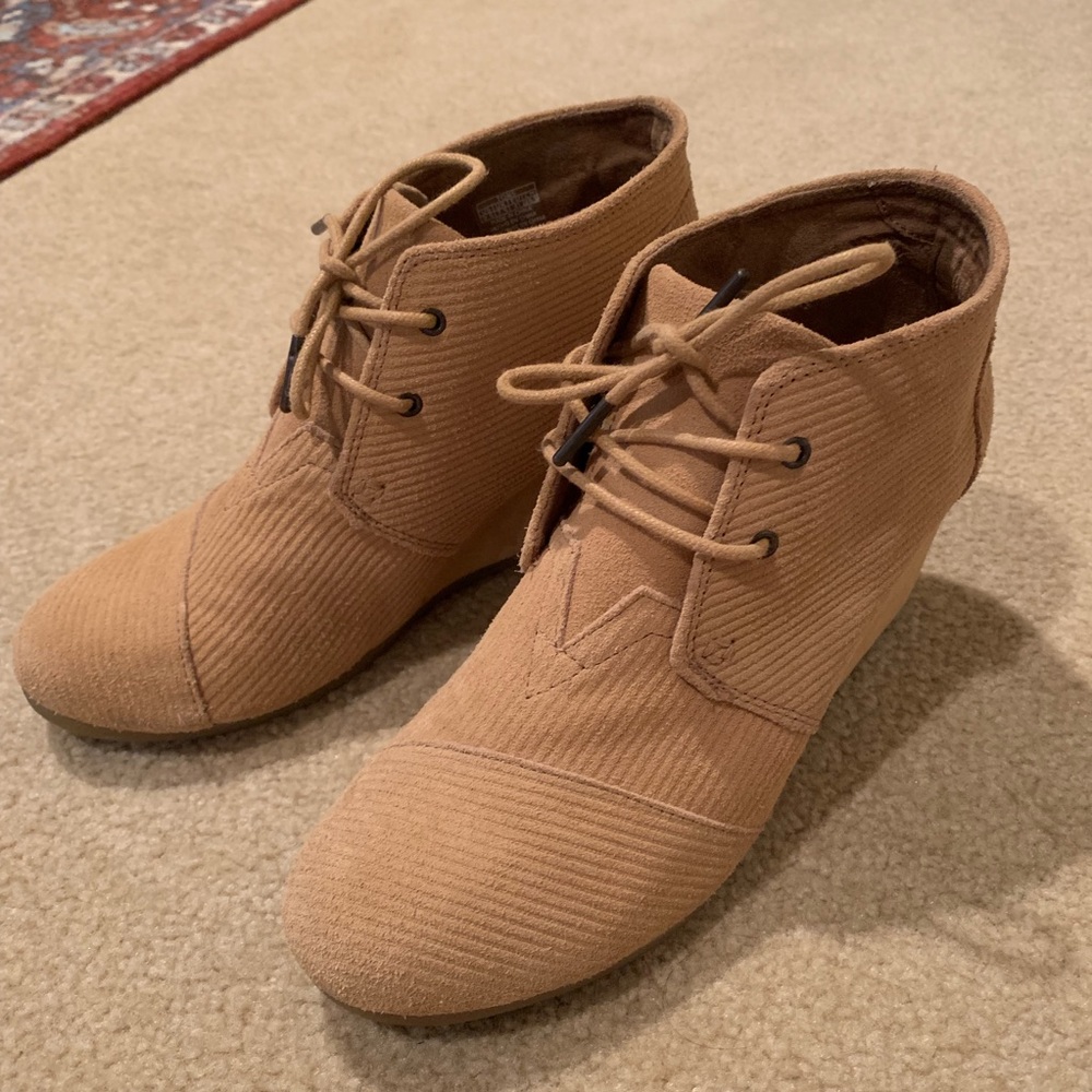 Toms Wedge Booties Size 9.5